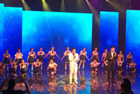 合唱队参加电视演出 合唱队参加电视演出