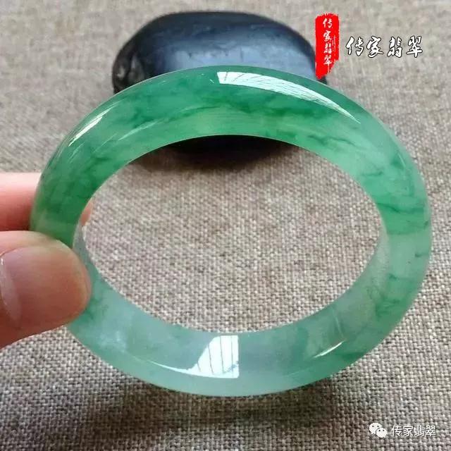 传家翡翠：购买翡翠时定一个预算标准，才能买到最合适的