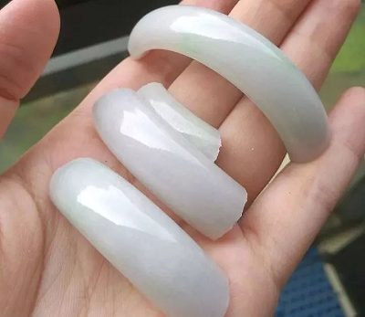 碎镯子.png