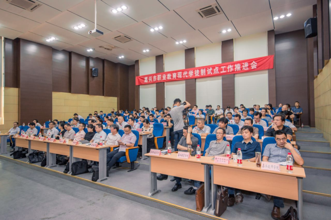 1475024566825999.png blob.png