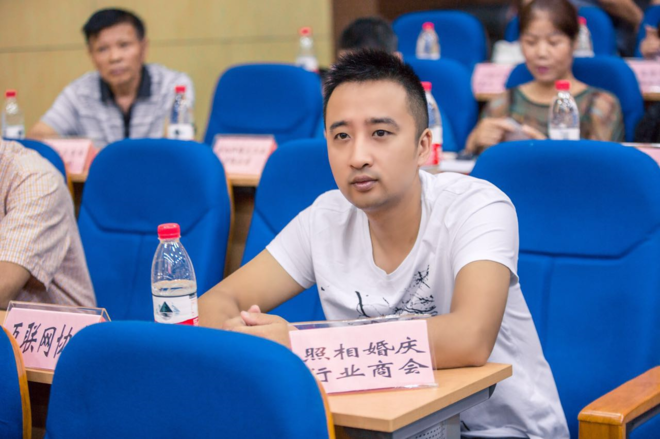 1475024633663222.png blob.png