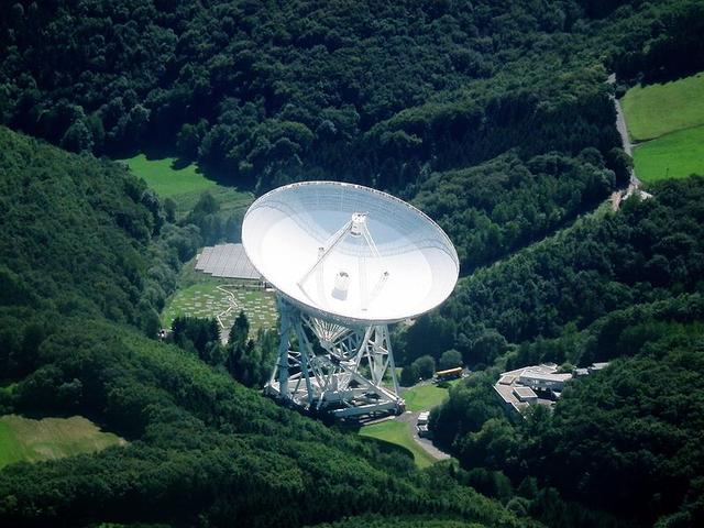 德国埃菲尔斯伯格射电望远镜.jpeg