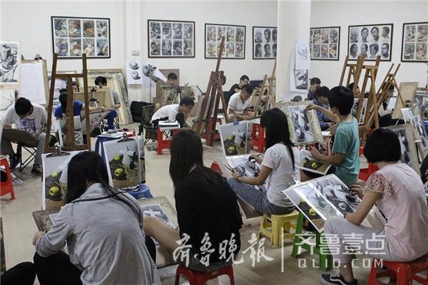 1479521302777914.jpg 不少艺术院校的老师.jpg