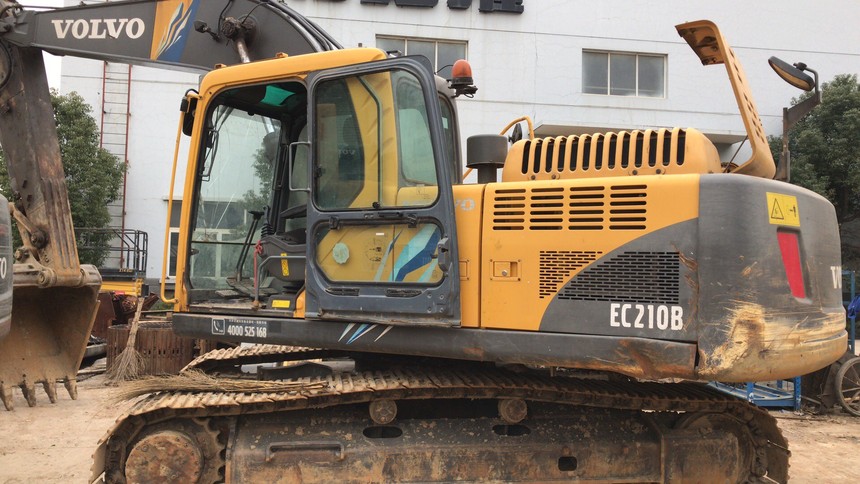 15-沃尔沃ec210b挖掘机