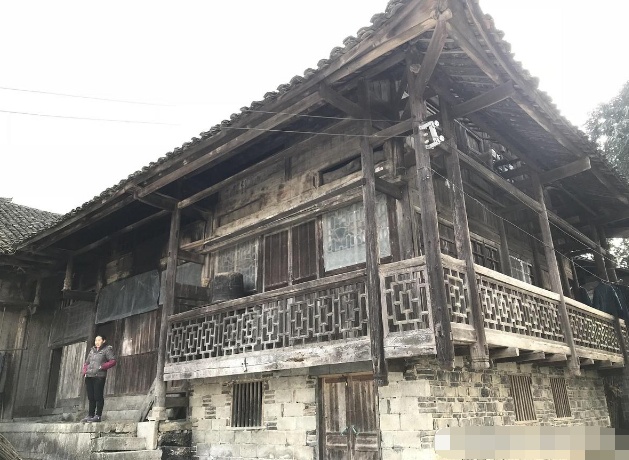 中国金丝楠木的房子图片