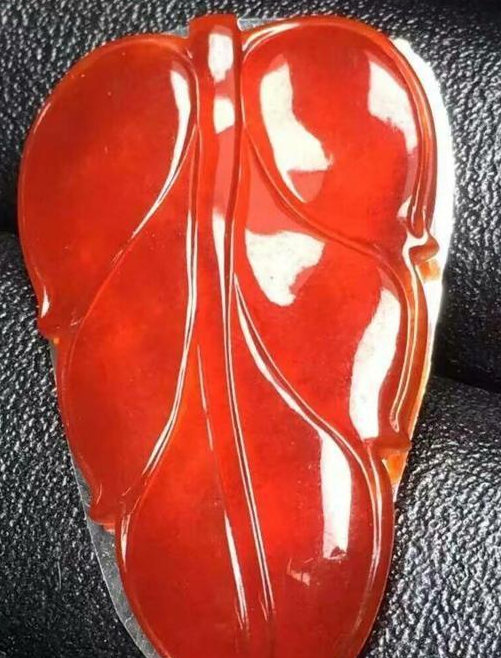 红翡绿翠:红翡翠的价值怎样?